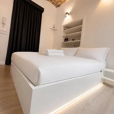 Ponte Milvio Roma Elegance Room & Private Parking Apartment